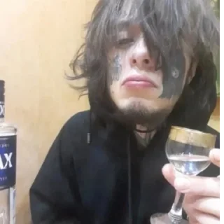 😣