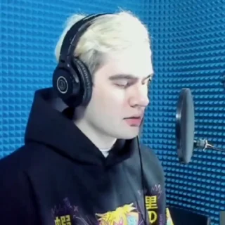 😐