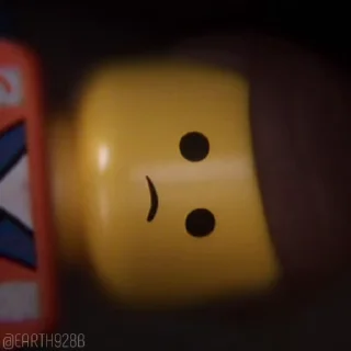 ☹