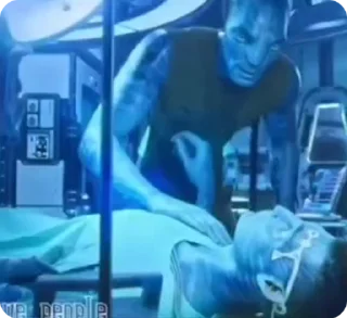 👹