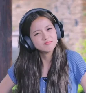 😠