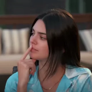😐