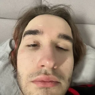 😴
