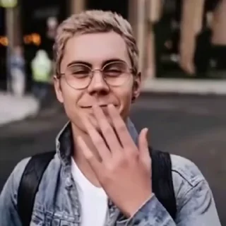 😘