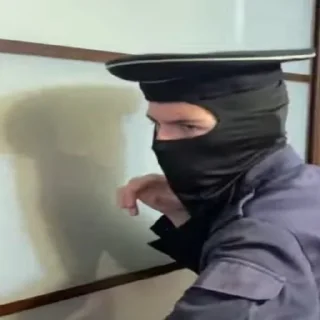 😑
