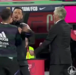 😱