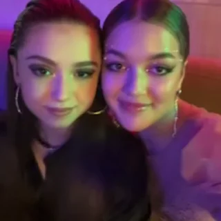 😘