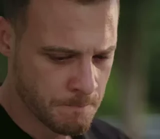 😢