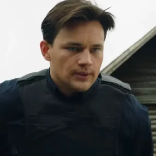 😠