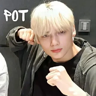 😠
