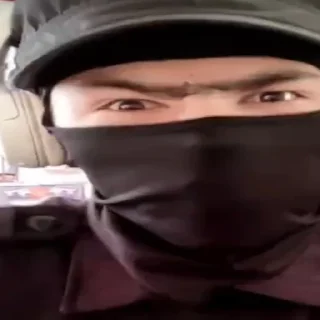 😡