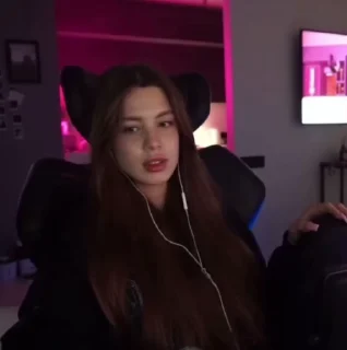 😘