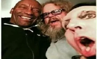 😶