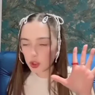 😮