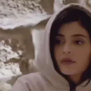 😐