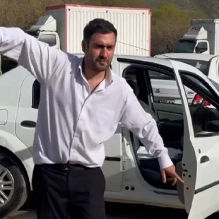 🕺