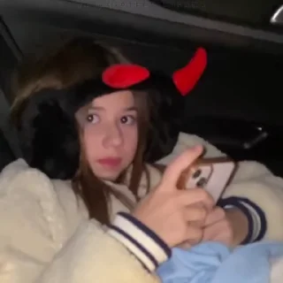 😨