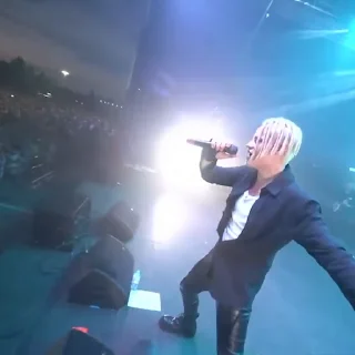 🎤