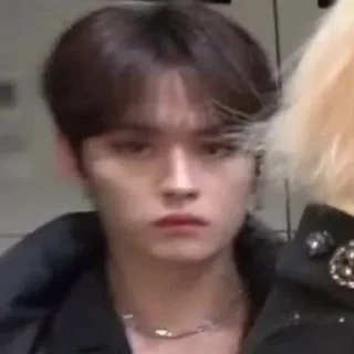 😶
