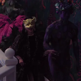 👑