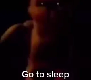 😴