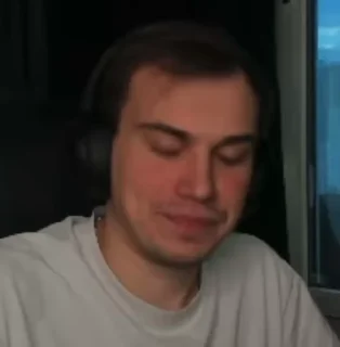 🗿