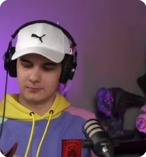 😈