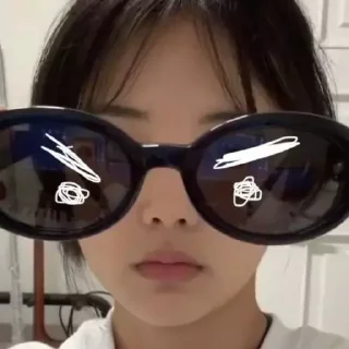 😡