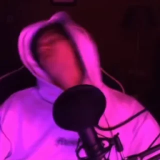 😡