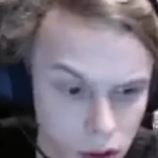 🤨