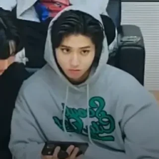 🤨