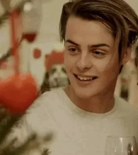 🥳