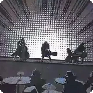 ⚫