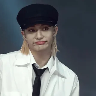 🤨