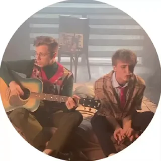 😱