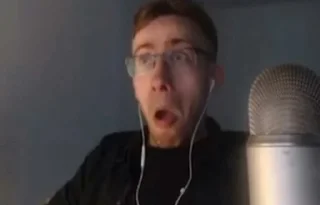 😮