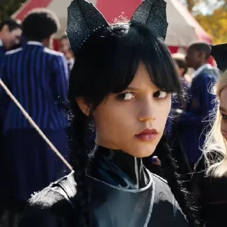 😐