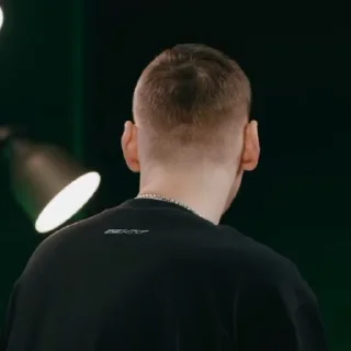 😳