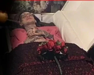 ⚰
