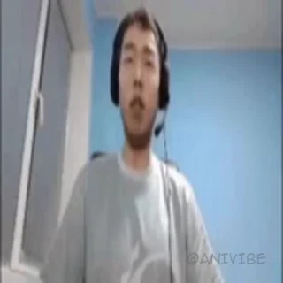 😈