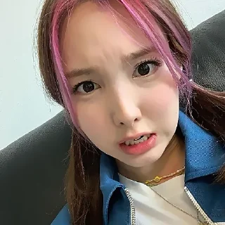 📔