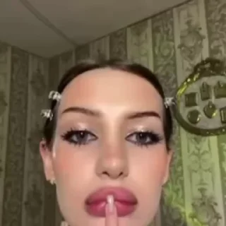 😳