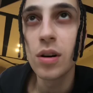 😳