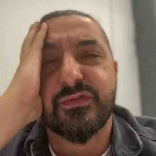 🥴