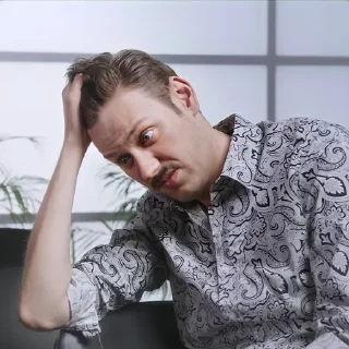 😣