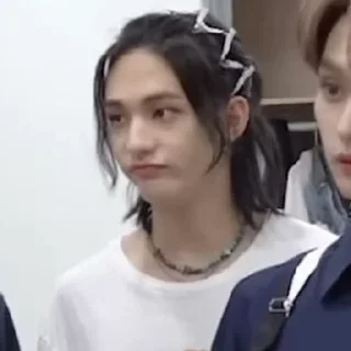 😶
