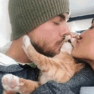 😘