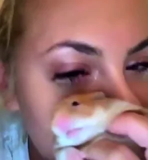 😭