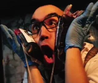 😱