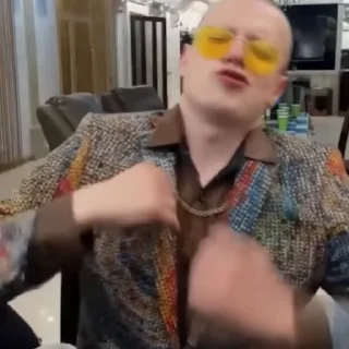 👔